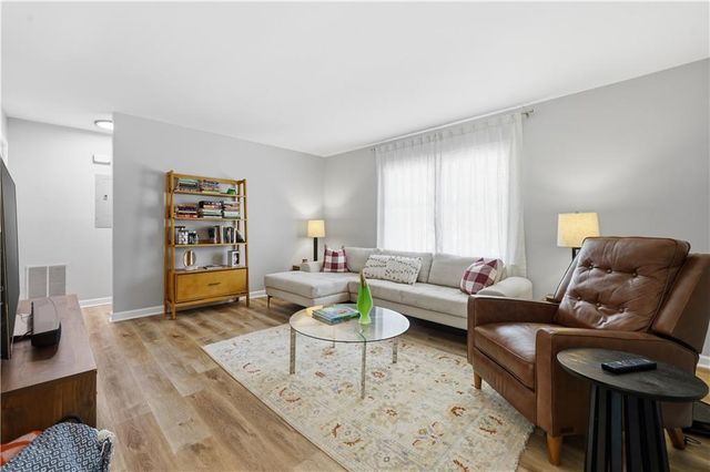 102 Rosaire Place NW, Atlanta, GA 30327