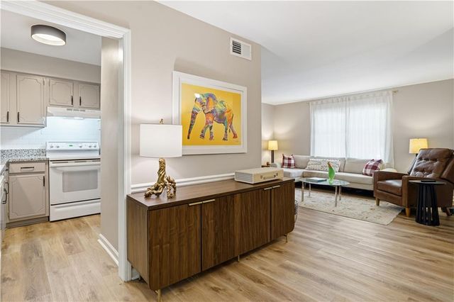 102 Rosaire Place NW, Atlanta, GA 30327