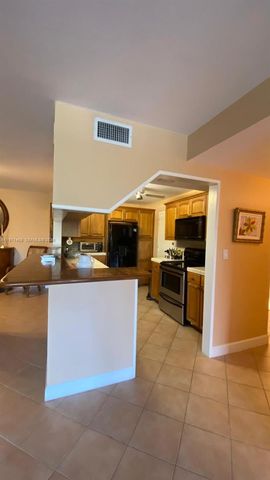 177 Ocean Lane Dr 204, Key Biscayne, FL 33149