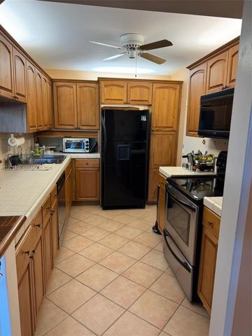 177 Ocean Lane Dr 204, Key Biscayne, FL 33149