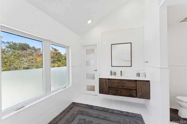 32 Tanners Neck Lane, Westhampton, NY 11977