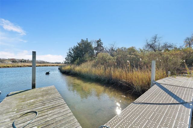 32 Tanners Neck Lane, Westhampton, NY 11977