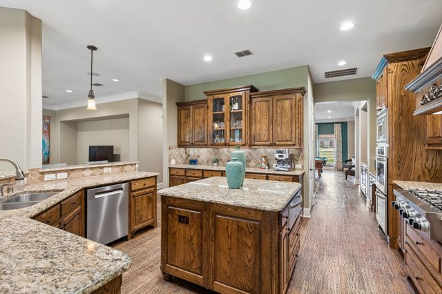 120 Hidden Valley Airpark, Shady Shores, TX 76208