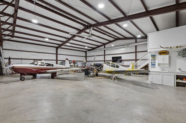 120 Hidden Valley Airpark, Shady Shores, TX 76208