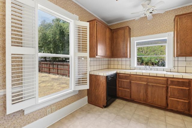 9616 Walnut Ave, Elk Grove, CA 95624