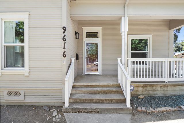 9616 Walnut Ave, Elk Grove, CA 95624