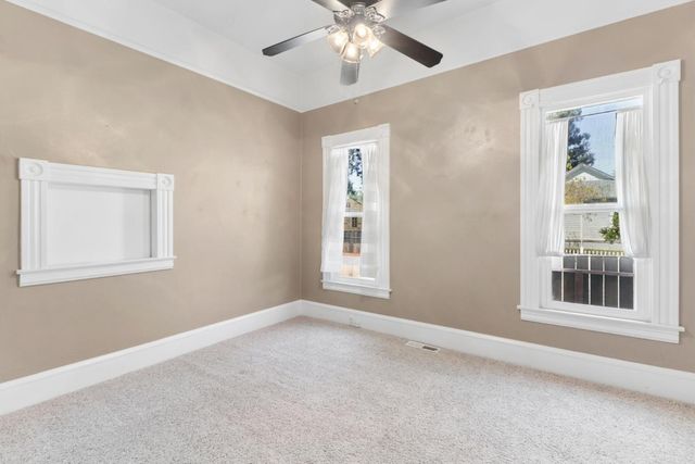 9616 Walnut Ave, Elk Grove, CA 95624