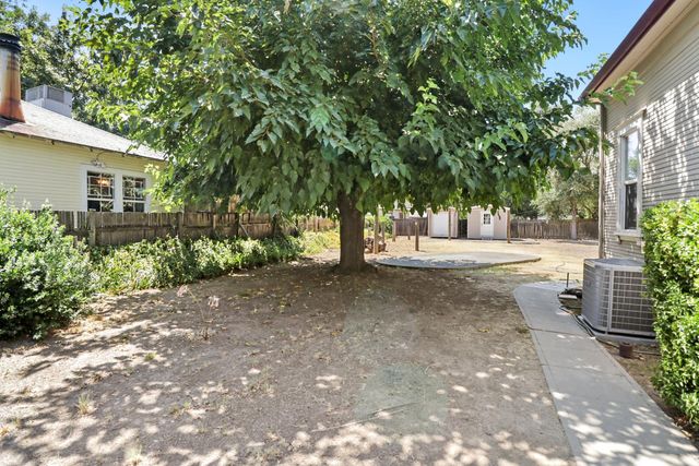 9616 Walnut Ave, Elk Grove, CA 95624
