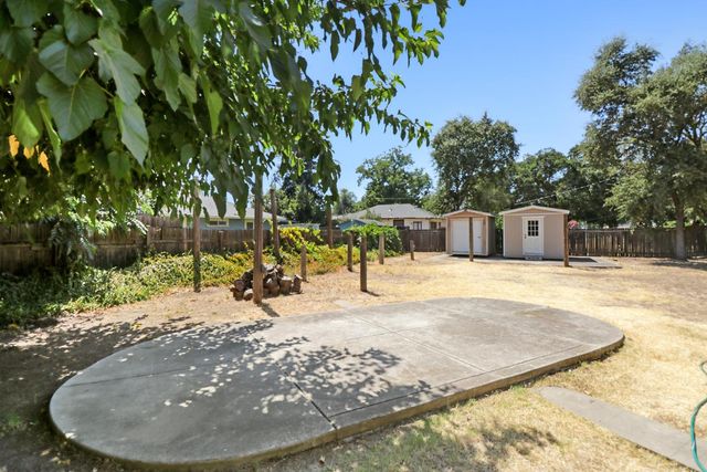 9616 Walnut Ave, Elk Grove, CA 95624