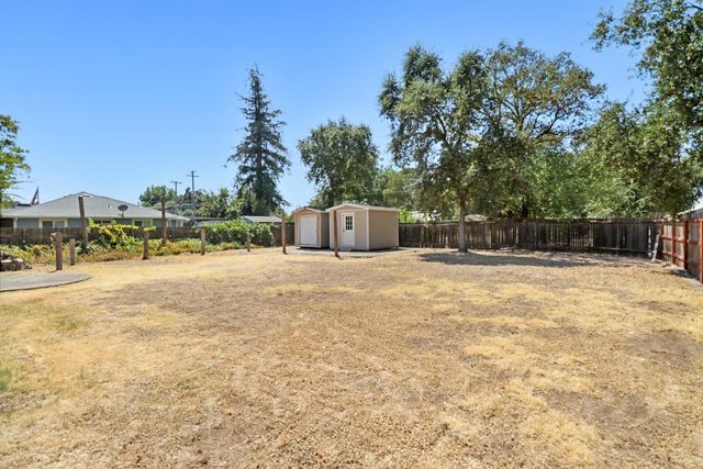 9616 Walnut Ave, Elk Grove, CA 95624
