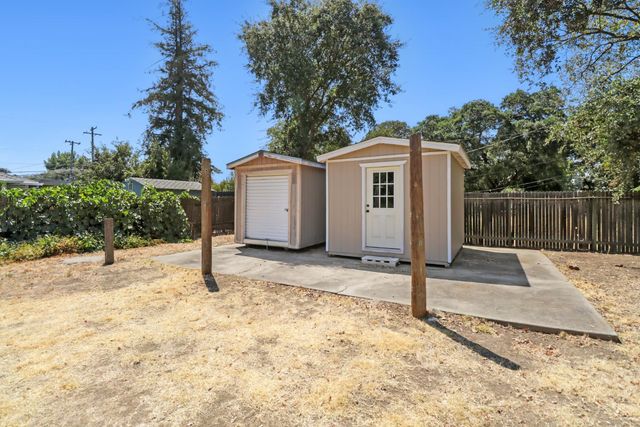 9616 Walnut Ave, Elk Grove, CA 95624