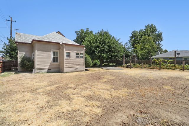 9616 Walnut Ave, Elk Grove, CA 95624