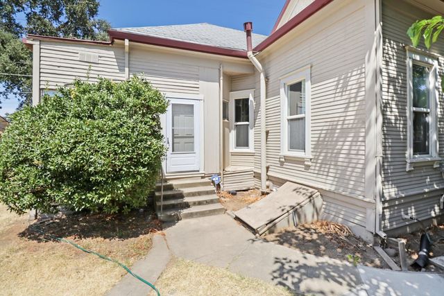 9616 Walnut Ave, Elk Grove, CA 95624