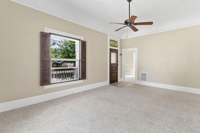 9616 Walnut Ave, Elk Grove, CA 95624