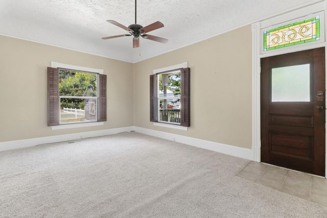 9616 Walnut Ave, Elk Grove, CA 95624