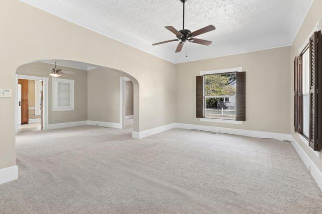 9616 Walnut Ave, Elk Grove, CA 95624