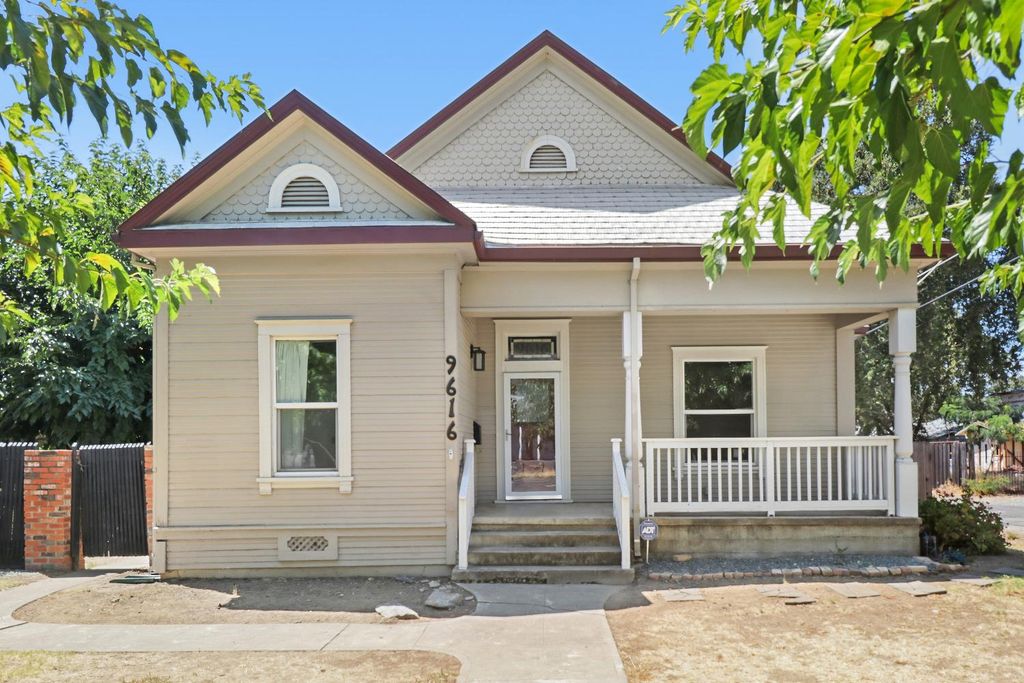 9616 Walnut Ave, Elk Grove, CA 95624
