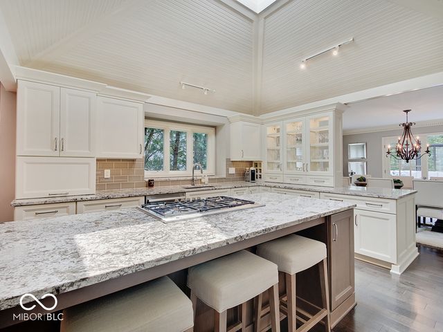 8613 Seaward Lane, Indianapolis, IN 46256