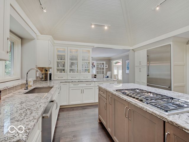 8613 Seaward Lane, Indianapolis, IN 46256