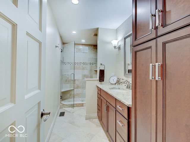 8613 Seaward Lane, Indianapolis, IN 46256