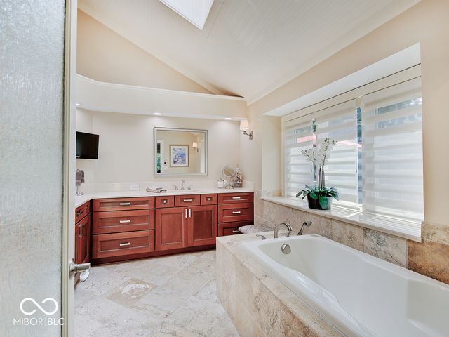 8613 Seaward Lane, Indianapolis, IN 46256