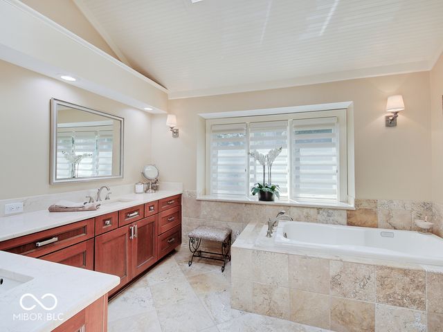 8613 Seaward Lane, Indianapolis, IN 46256