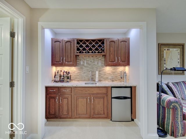 8613 Seaward Lane, Indianapolis, IN 46256