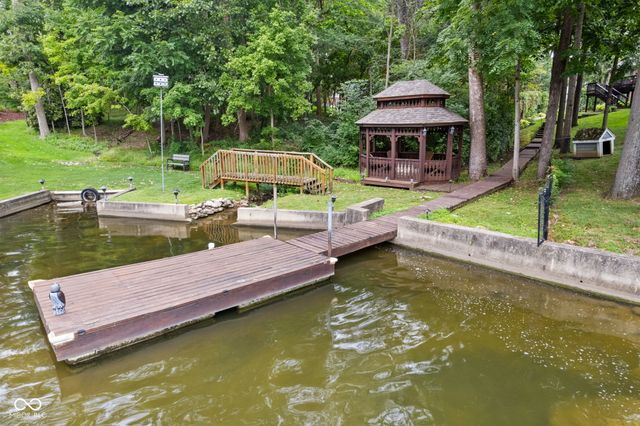 8613 Seaward Lane, Indianapolis, IN 46256