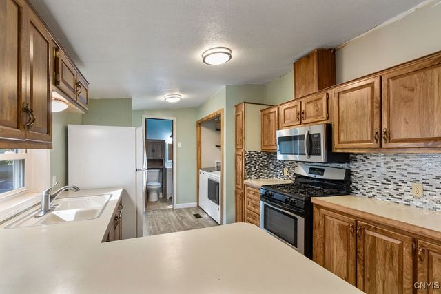 11 Weaver Avenue, Hastings, NY 13076