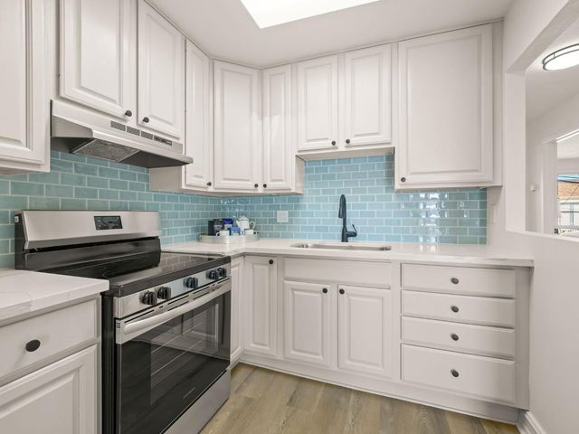 318 Topeka Avenue, San Francisco, CA 94124