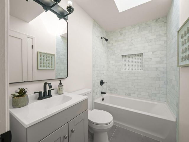 318 Topeka Avenue, San Francisco, CA 94124