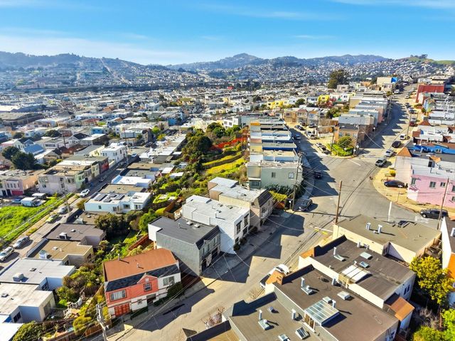 318 Topeka Avenue, San Francisco, CA 94124