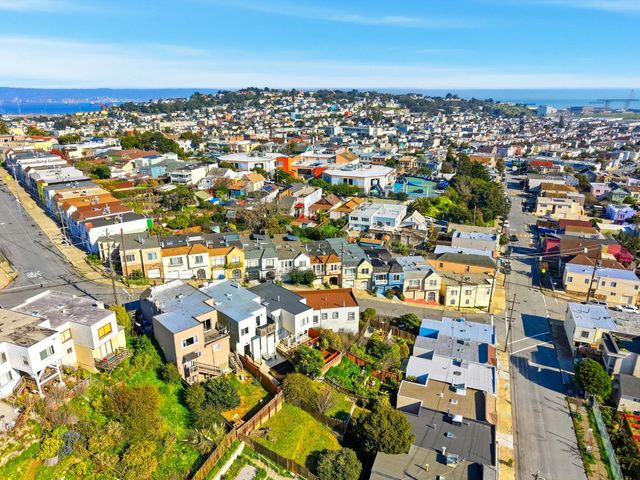 318 Topeka Avenue, San Francisco, CA 94124
