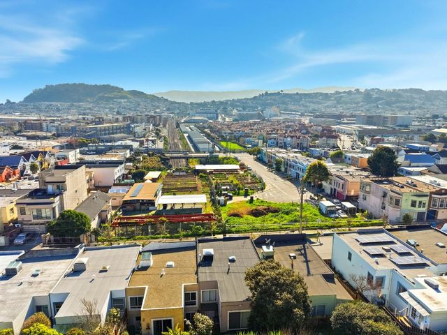 318 Topeka Avenue, San Francisco, CA 94124