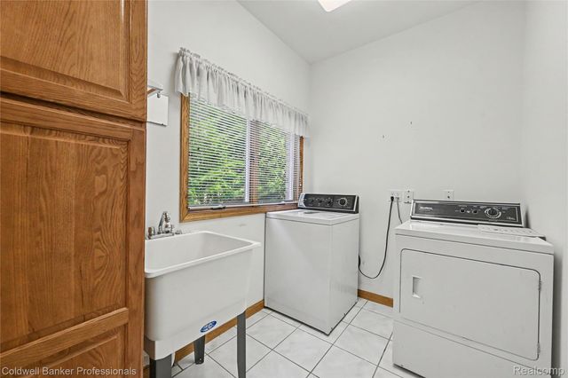7351 Locklin, West Bloomfield Charter Township, MI 48324