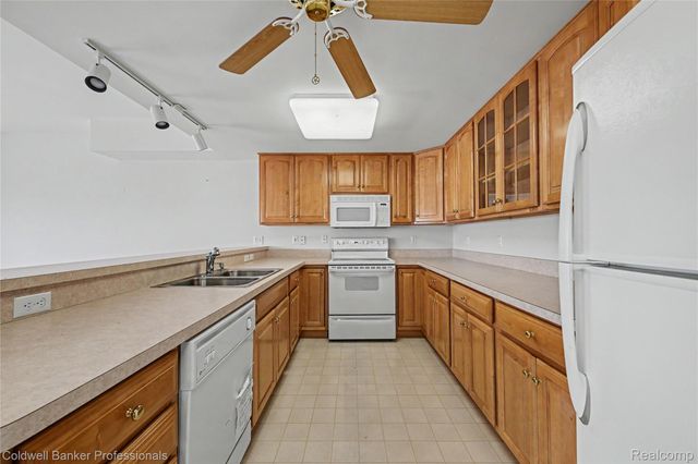 7351 Locklin, West Bloomfield Charter Township, MI 48324