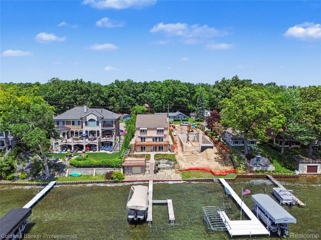 7351 Locklin, West Bloomfield Charter Township, MI 48324