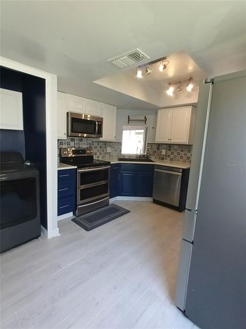 1025 KELSEY AVENUE, Oviedo, FL 32765