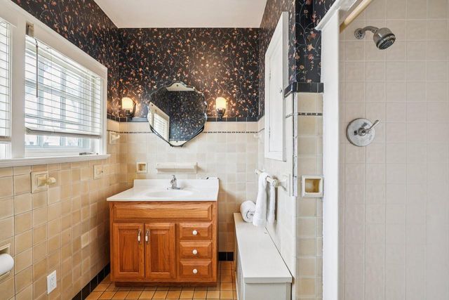2518 N Terrace AVENUE, Milwaukee, WI 53211