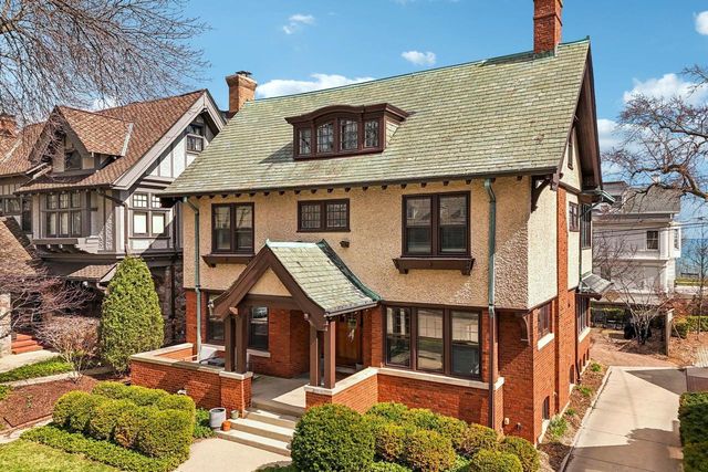 2518 N Terrace AVENUE, Milwaukee, WI 53211