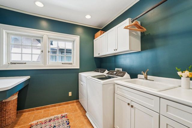 2518 N Terrace AVENUE, Milwaukee, WI 53211