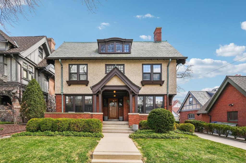 2518 N Terrace AVENUE, Milwaukee, WI 53211