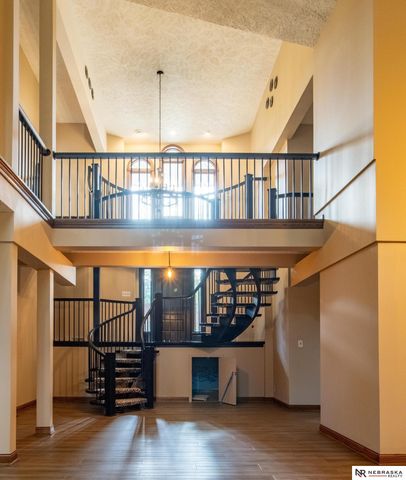 6000 Rokeby Road, Lincoln, NE 68516