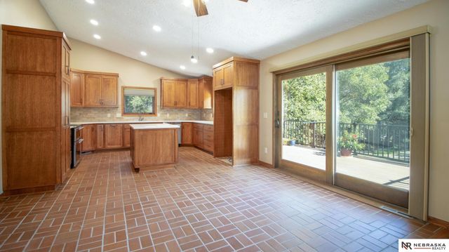 6000 Rokeby Road, Lincoln, NE 68516