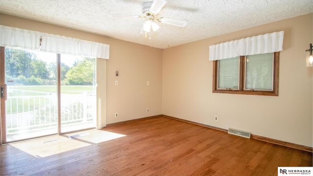 6000 Rokeby Road, Lincoln, NE 68516