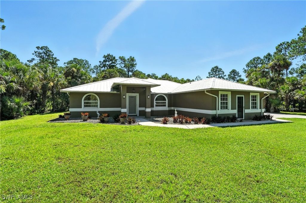 720 1st ST NW, Naples, FL 34120