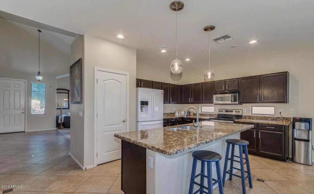 18041 W CARIBBEAN Lane, Surprise, AZ 85388