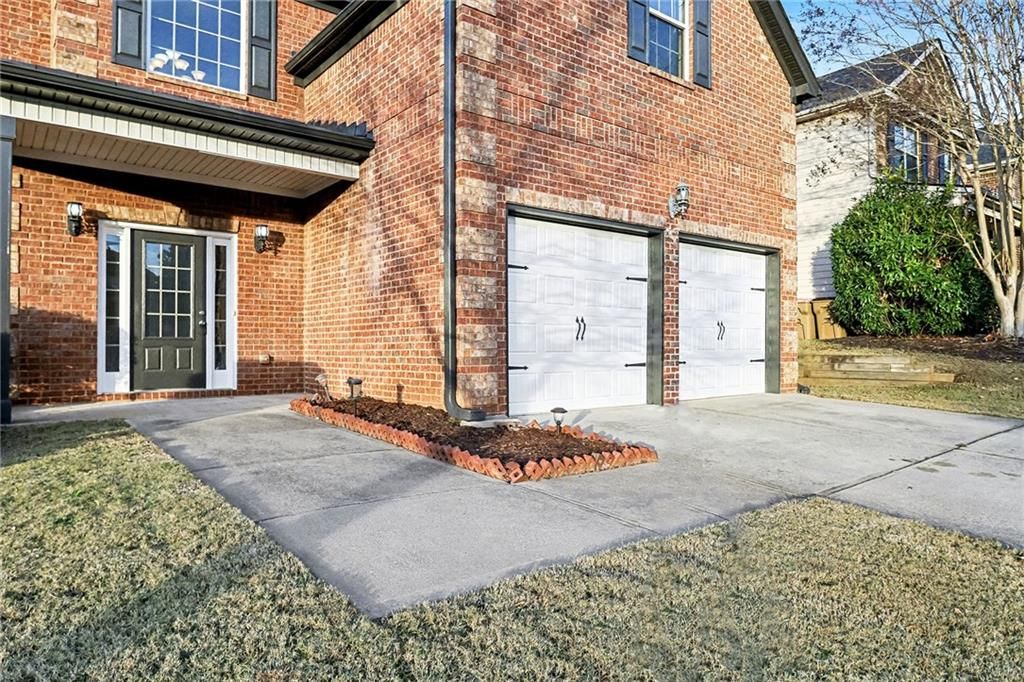 Image 3 of property listing at 4205 Idlewood Drive, Cumming, GA 30040