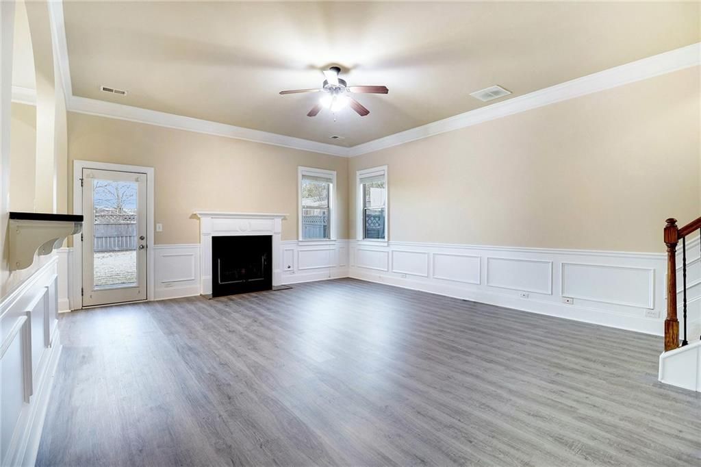 Image 6 of property listing at 4205 Idlewood Drive, Cumming, GA 30040