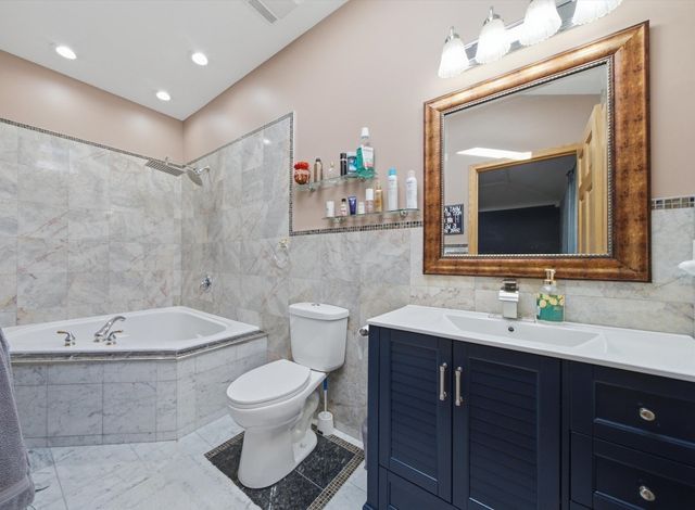 2528 N Harlem Avenue 3, Elmwood Park, IL 60707
